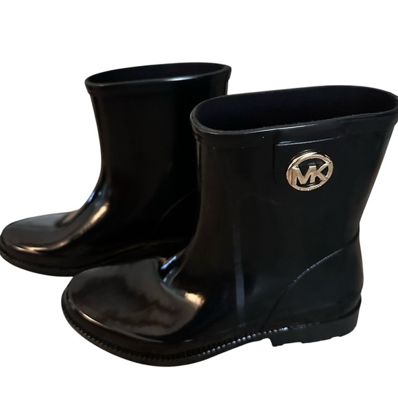 MICHAEL KORS BENJI RAIN BOOTIE/BOOTS BLACK w/ GOLD LOGO Size 8 - Picture 2 of 10